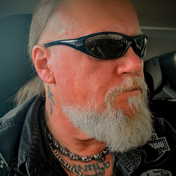 Meet your Posher, Hooter - Picture 8 of 16